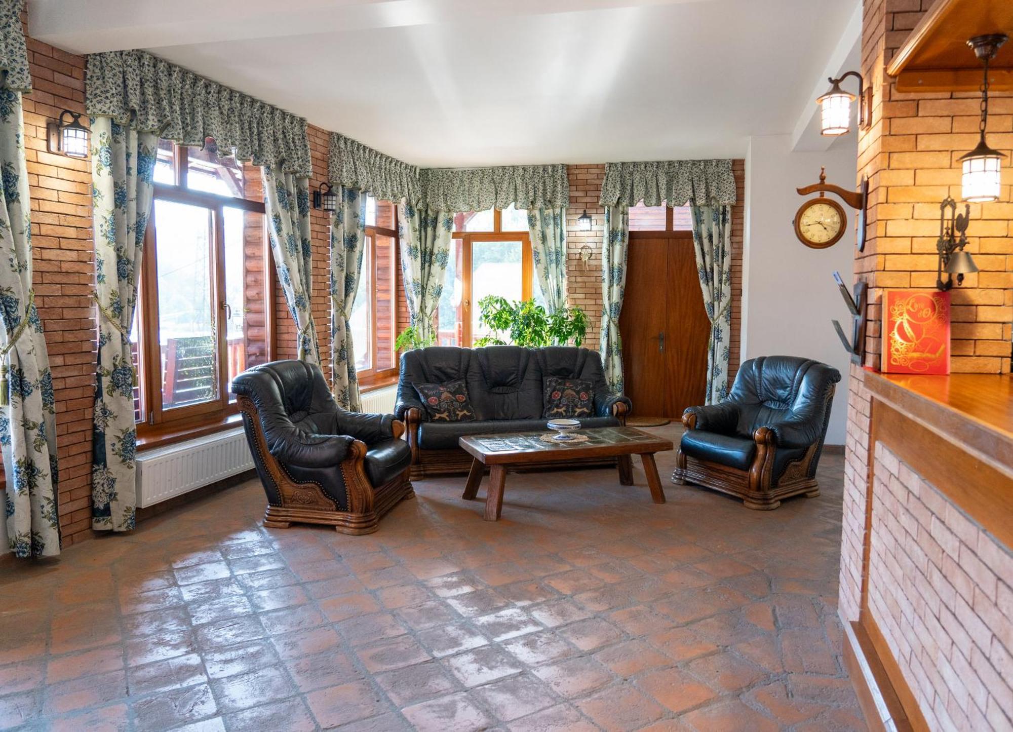 Hotel 5.Evszak Sfântu-Gheorghe Exterior foto