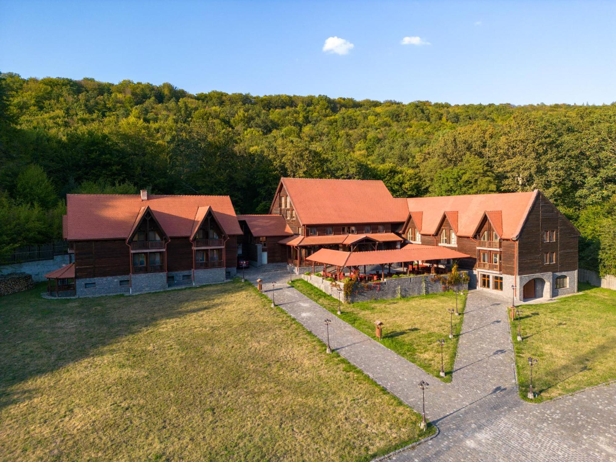 Hotel 5.Evszak Sfântu-Gheorghe Exterior foto