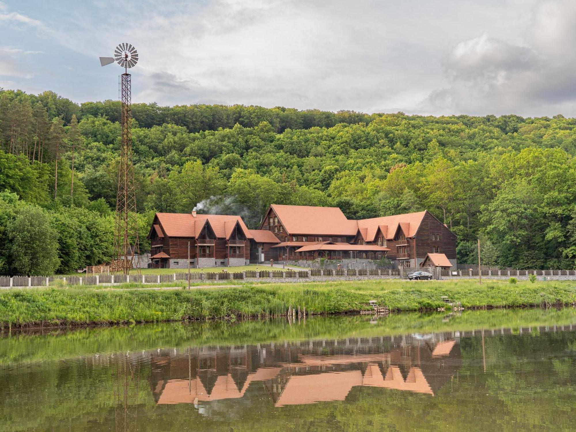 Hotel 5.Evszak Sfântu-Gheorghe Exterior foto